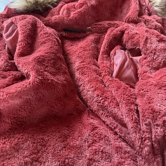 Bebe Coral Red Quilted Jacket with Faux Fur Trim - Picture 3 of 10